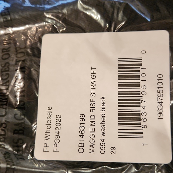 Free People Maggie Distressed Mid-Rise Straight Jeans Washed Black FP1009 - Picture 12 of 16